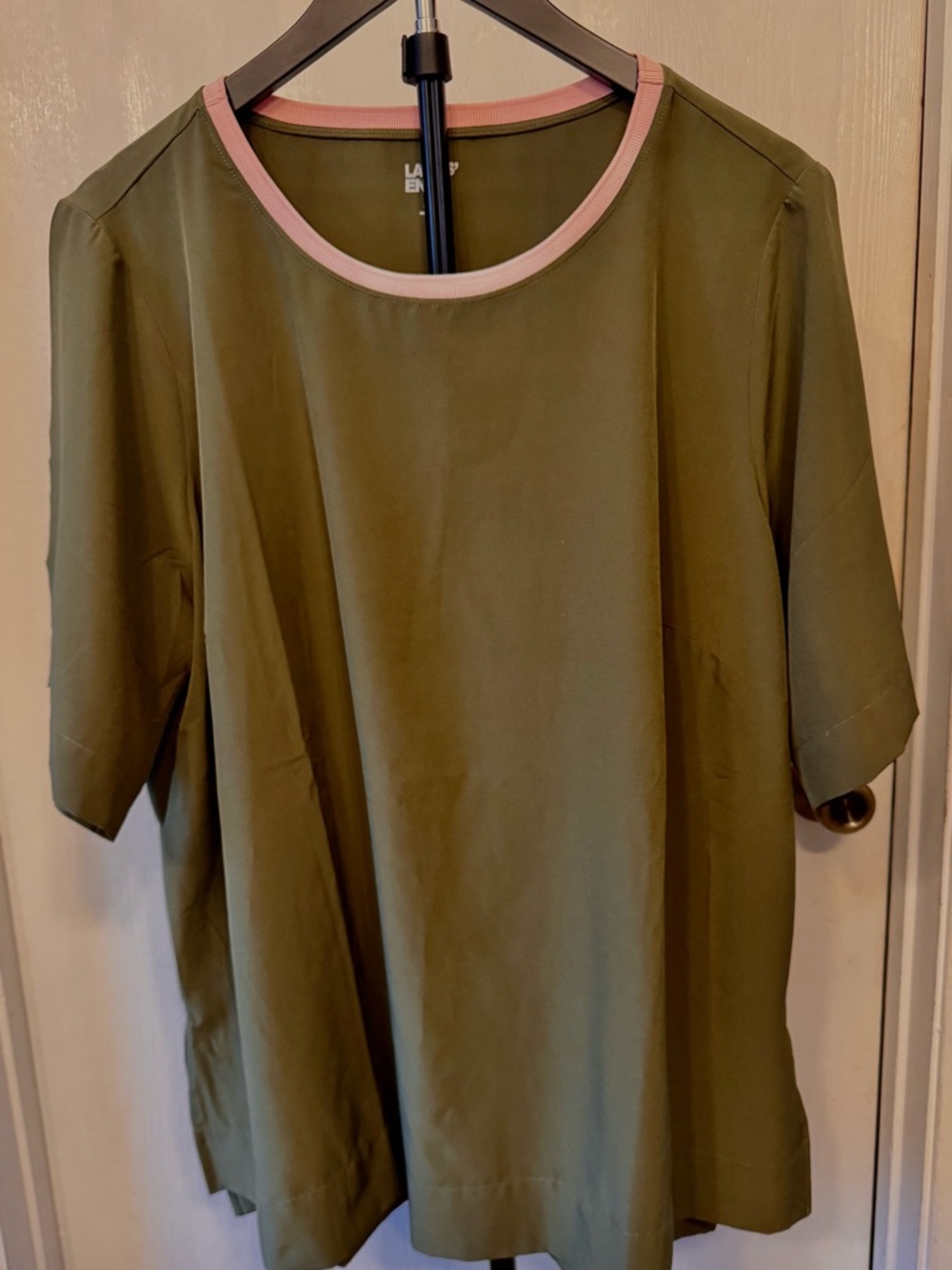 Lands’ End Olive Green Top 1X 16W 18W Pink Trim Short Sleeve Blouse